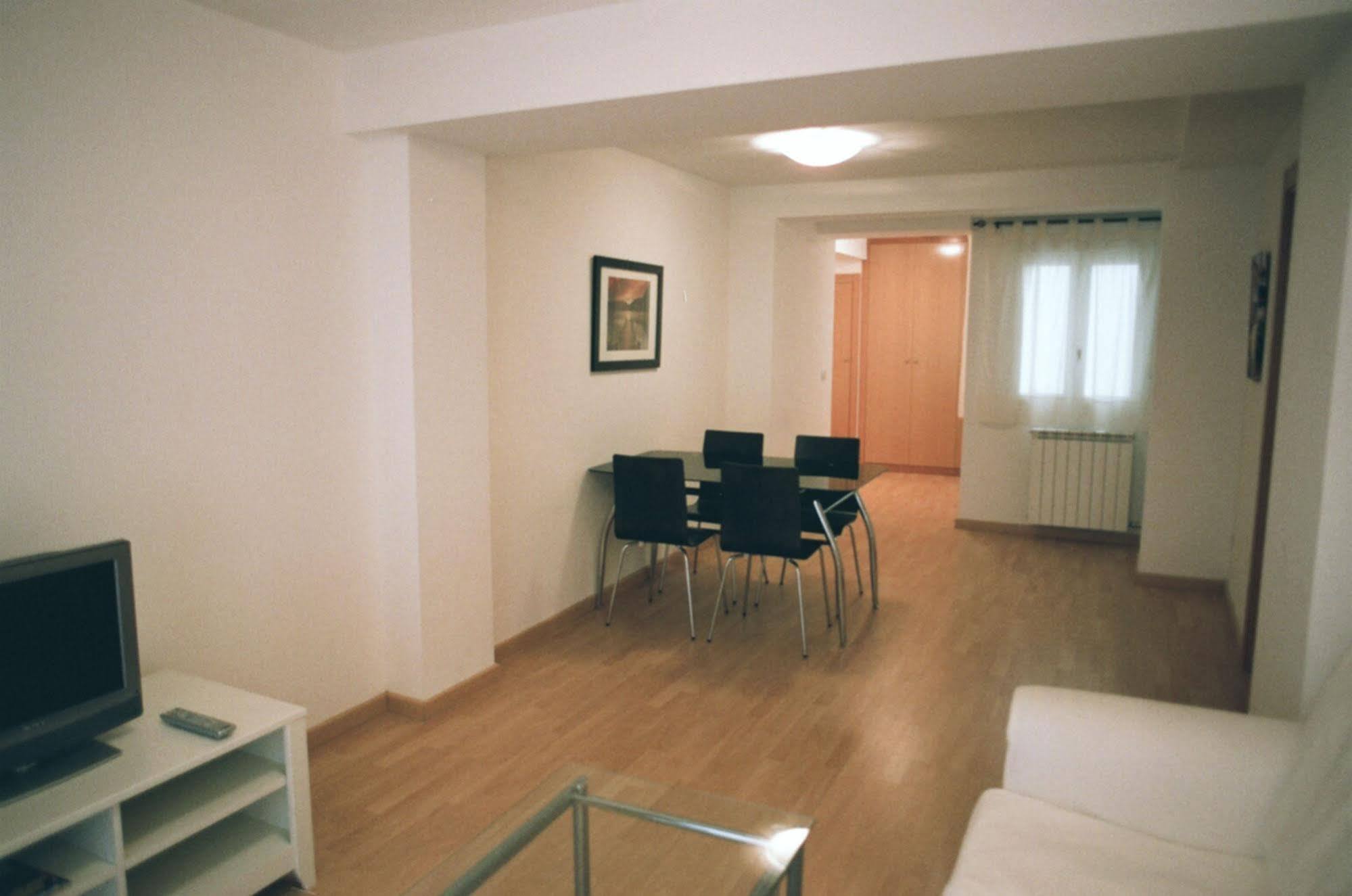 Apartamentos Auhabitat Zaragoza, Edificio De Apartamentos Turisticos Eksteriør bilde