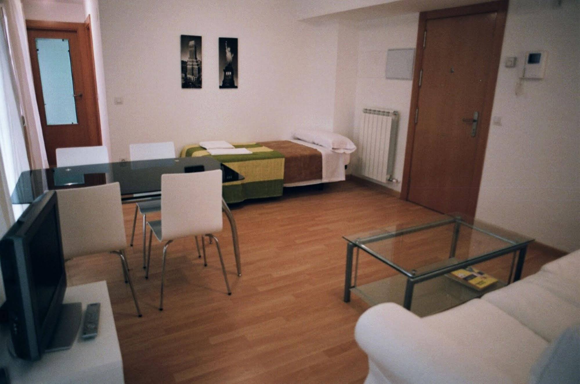 Apartamentos Auhabitat Zaragoza, Edificio De Apartamentos Turisticos Eksteriør bilde